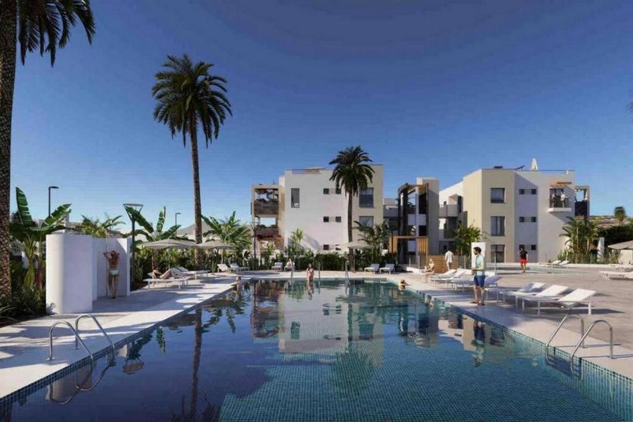 View Luxury Apartment: Beachfront Golf Retreat Apartment Caleta De Fuste