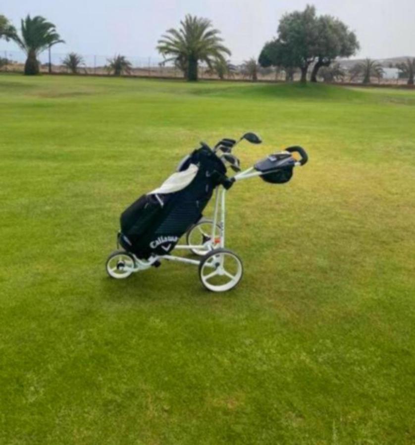 View Luxury Apartment: Beachfront Golf Retreat *