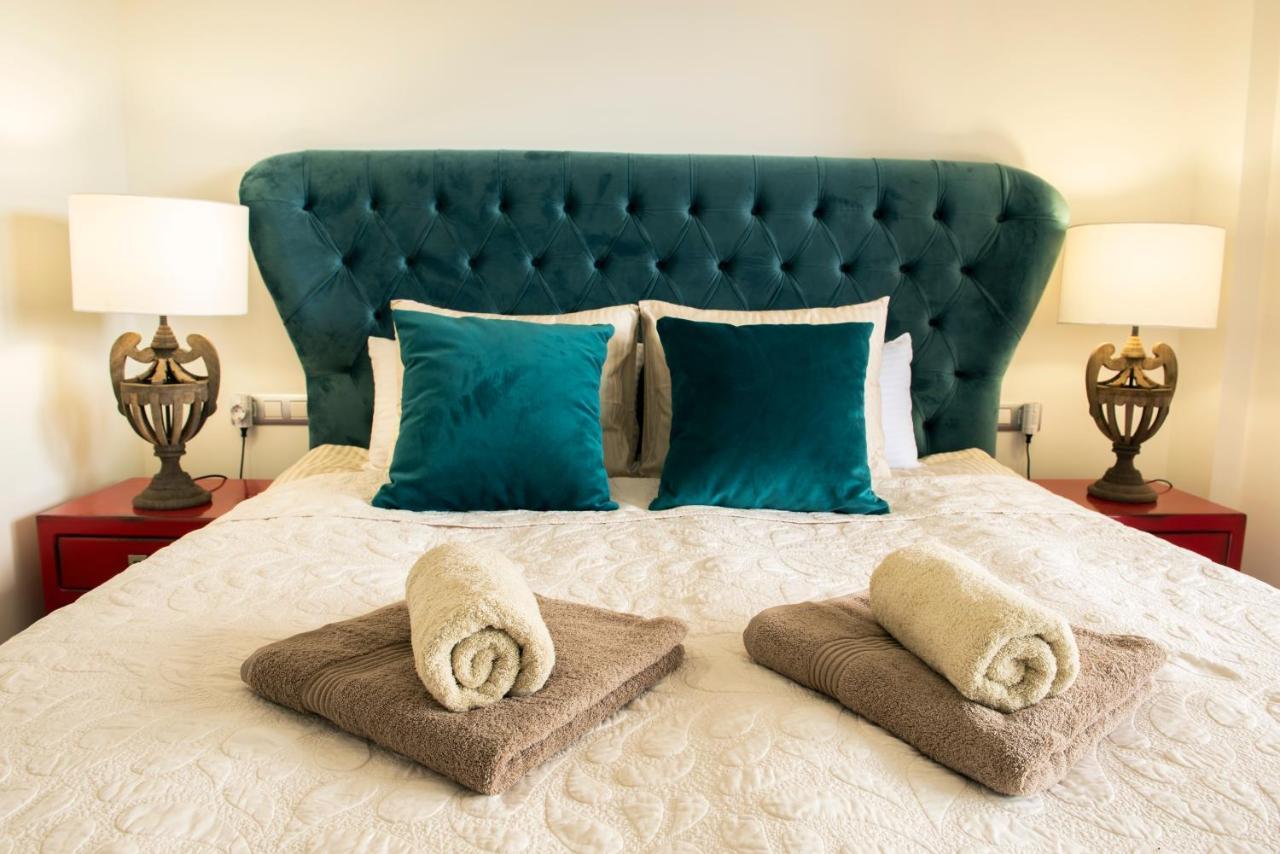 View Luxury Apartment: Beachfront Golf Retreat Apartment *