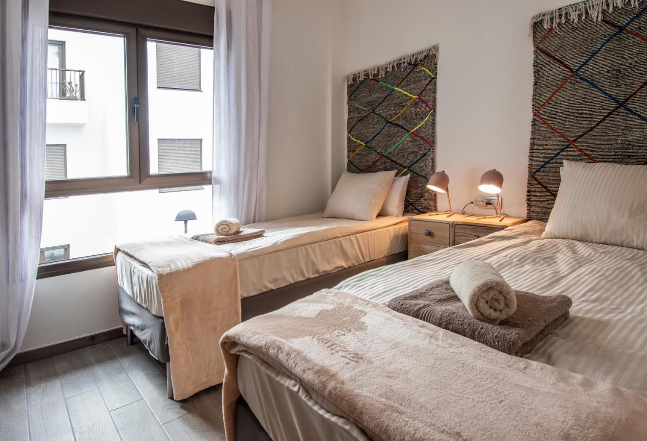 View Luxury Apartment: Beachfront Golf Retreat