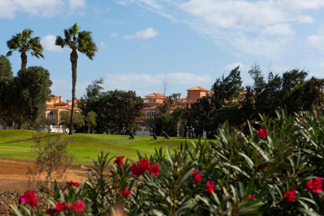 View Luxury Apartment: Beachfront Golf Retreat Apartment *