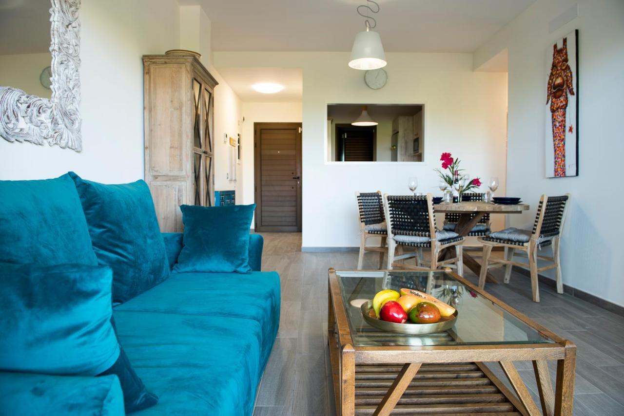 View Luxury Apartment: Beachfront Golf Retreat Apartment *