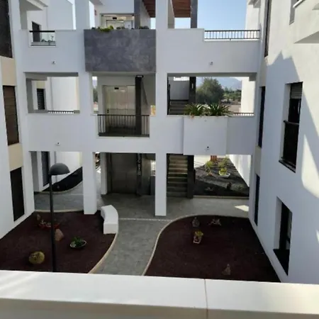 Green View Luxury Apartment: Beachfront Golf Retreat Caleta De Fuste Exterior photo